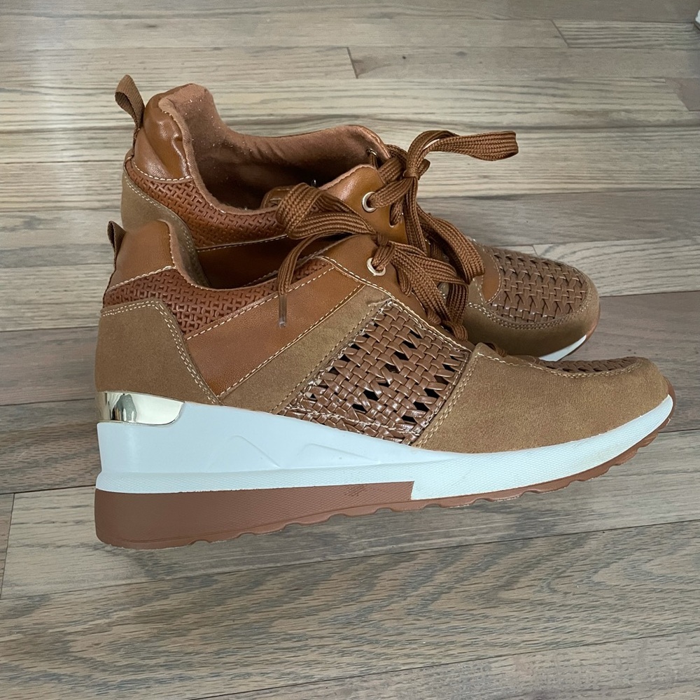 Woman’s shoes